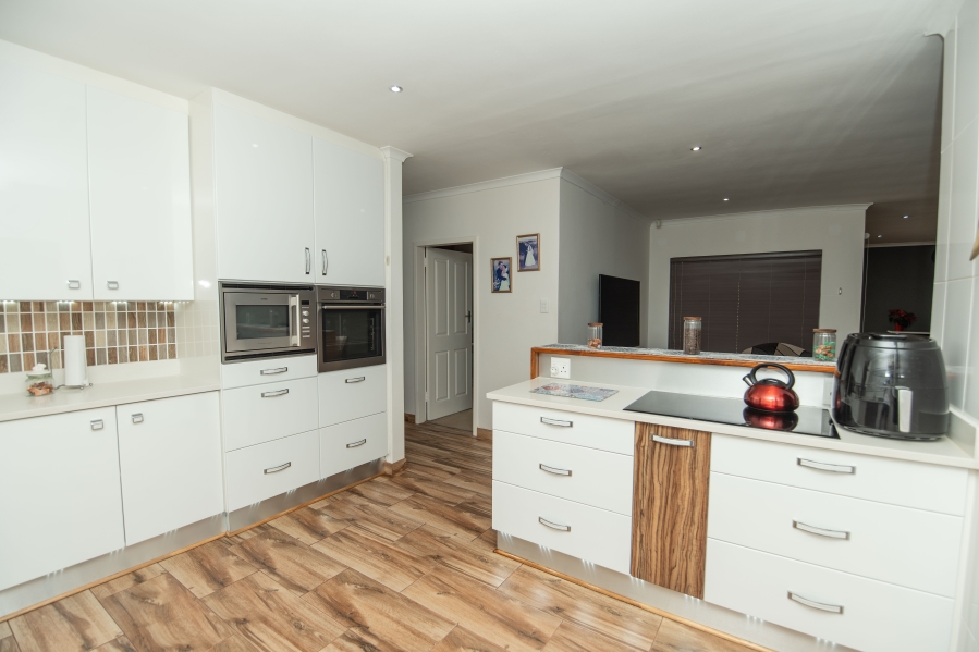 3 Bedroom Property for Sale in Rowallan Park Eastern Cape